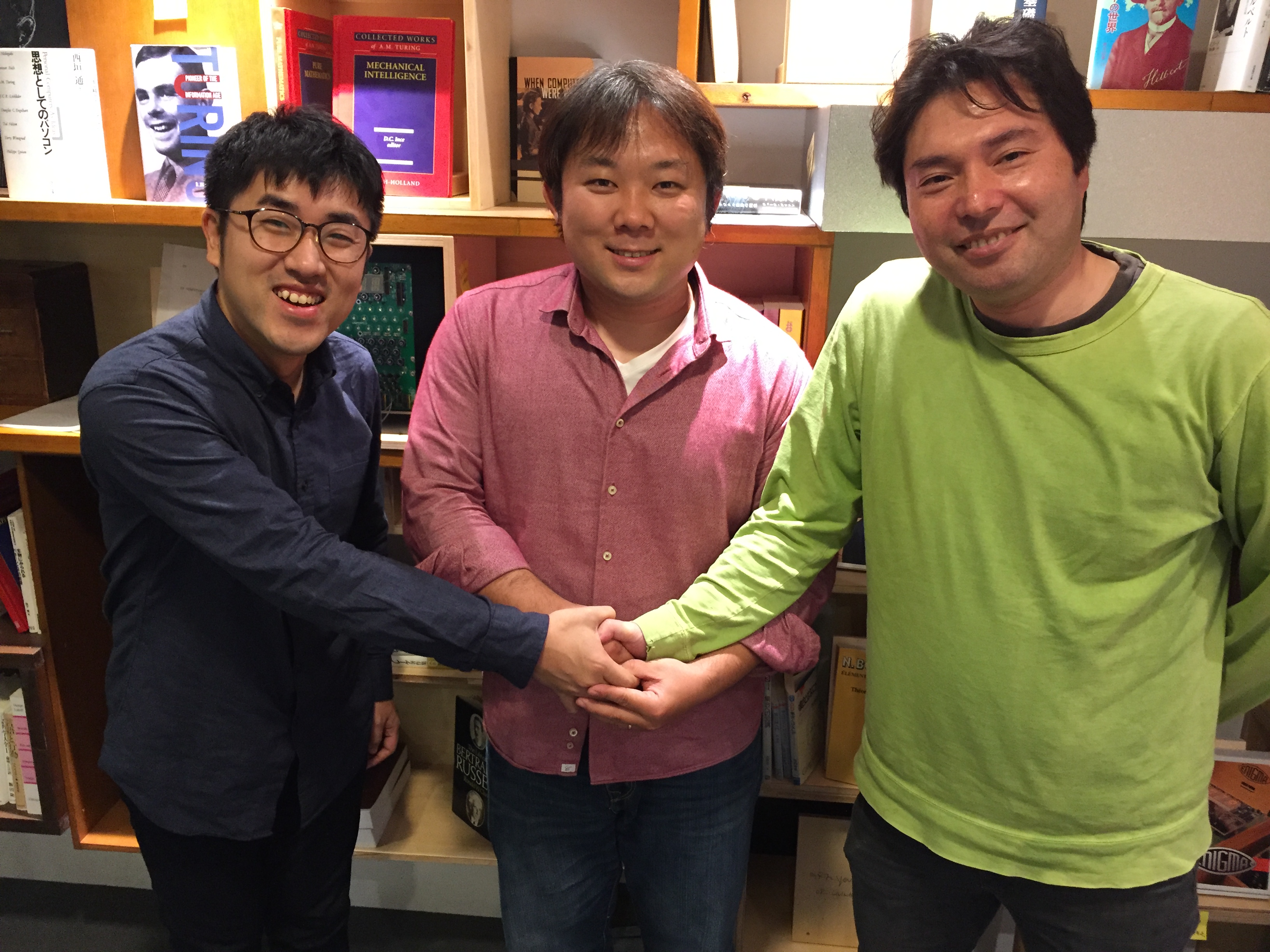 [左から、浜本 階生(COO兼チーフエンジニア)、任 宜(CSO)、鈴木 健(CEO)]